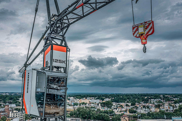 New York: Liebherr-Kran 125 K está construyendo un edificio residencial de ocho plantas